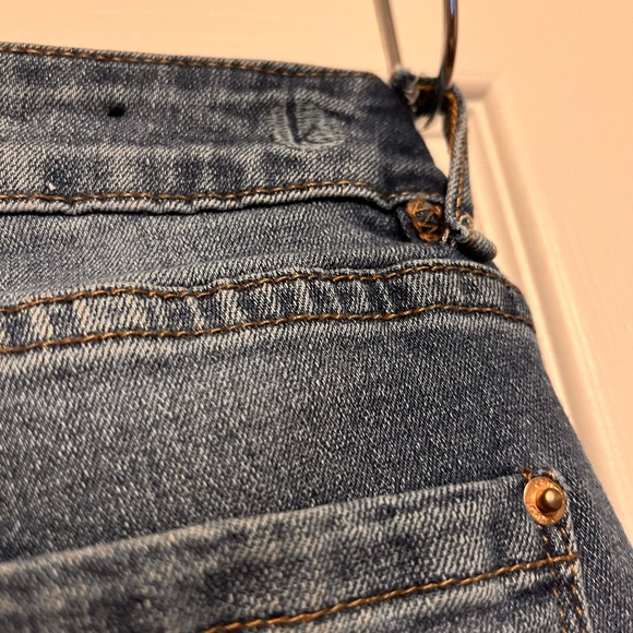 Kensie Jeans With Flowers - Picture 8 of 8